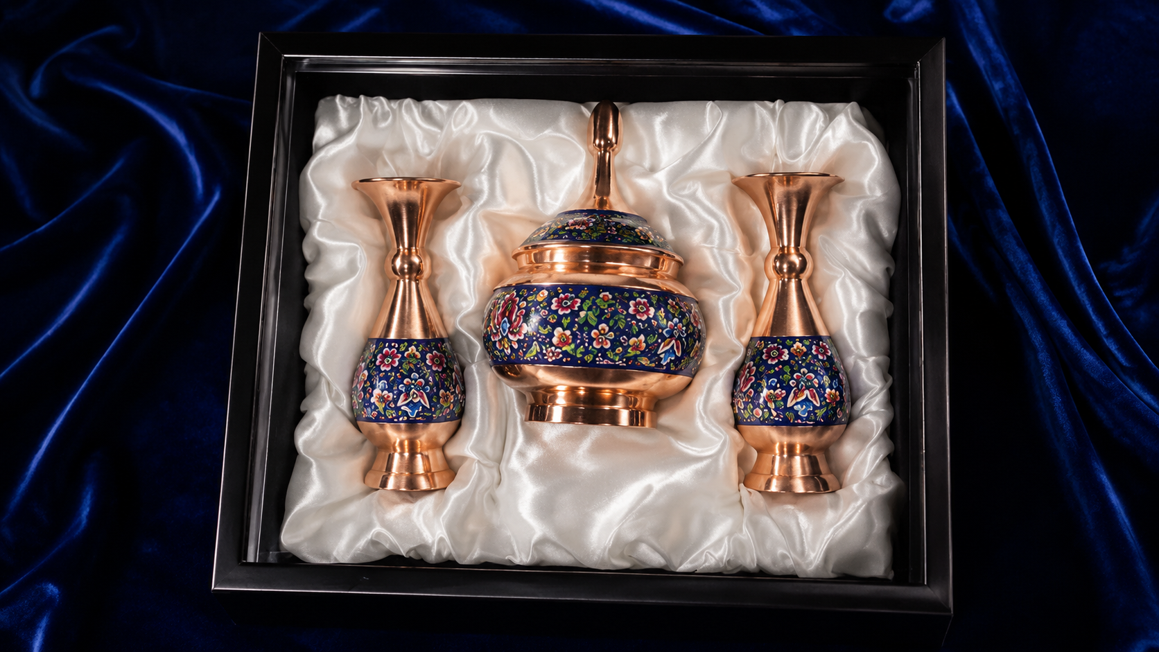 پک جفت گلدان و قندان مس و پرداز  در جعبه جیر